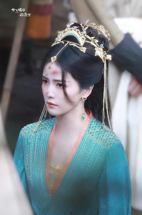 烬雪染红妆,一段凄美绝伦的传奇爱情